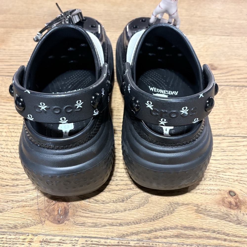 Crocs Wednesday Addams Stomp Clog Womens Size 8 Black Platform Addams Family - Picture 5 of 9